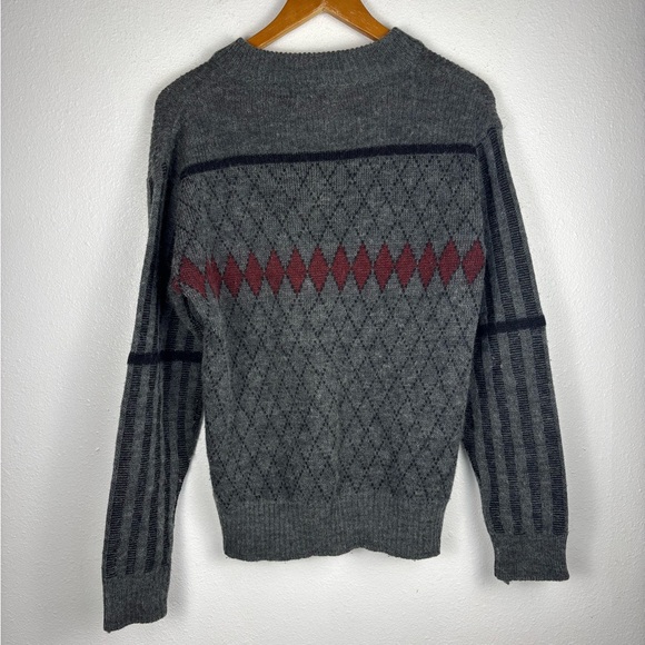 Eagle Point Vintage Men's M Red Gray V-Neck Wool Blend Sweater Geometric Argyle - Picture 4 of 5